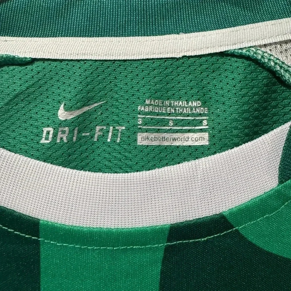 Beijing Guoan Football  Soccer Jersey - Picture 6 of 8